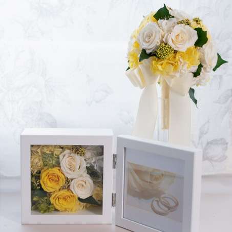 最良の日をいつまでも忘れない。ご両親への贈呈品に! 花嫁のブーケとお揃いで作る「フォトフレーム」