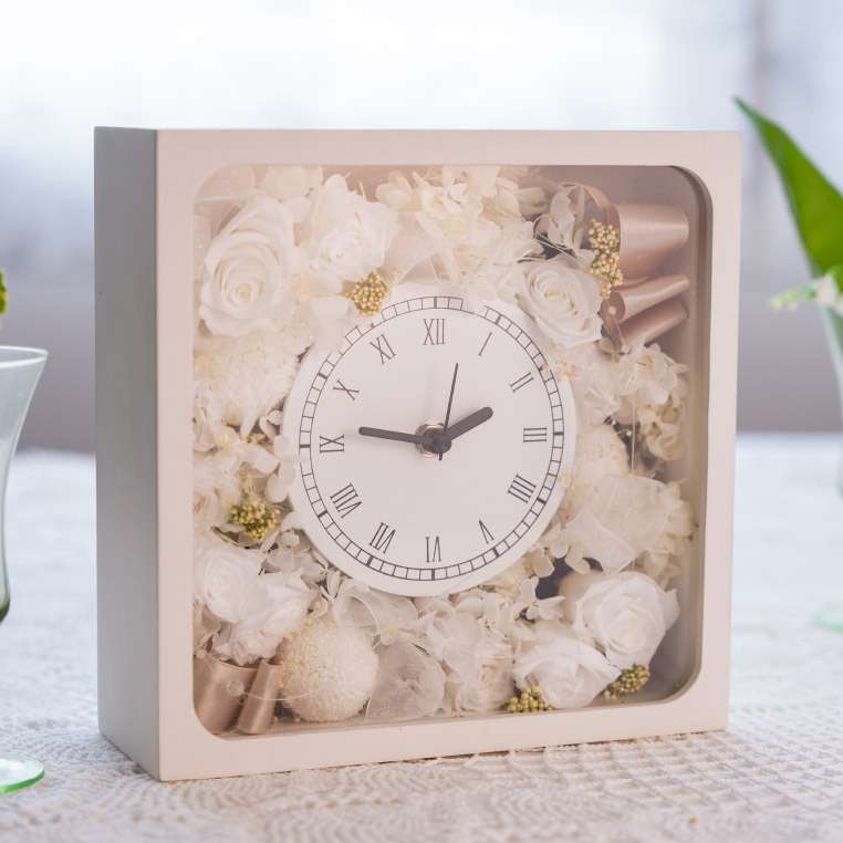 ご両親への贈呈品、結婚祝い、新居祝いにおすすめ! 特別な思いを込めた「花時計」